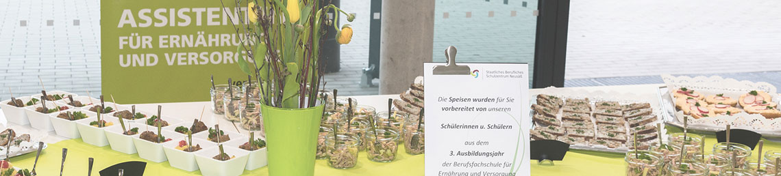 Gedeckter Tisch Fach Ernährung und Versorgung