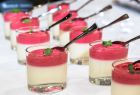 Gefüllte Gläser mit Fruchtcreme